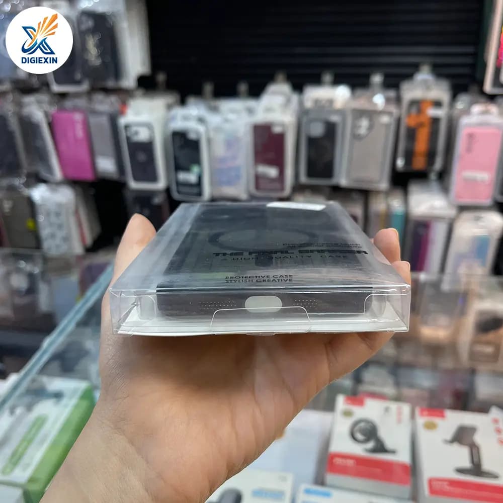 کاور یونیک کیس مات مگسیف مناسب برای آیفون 13 پرومکس — تصویر ۲