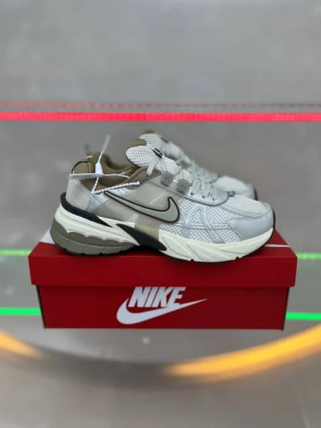 کتونی نایک V2K Run ست زنانه و مردانه با جعبه سایز 38 تا 45