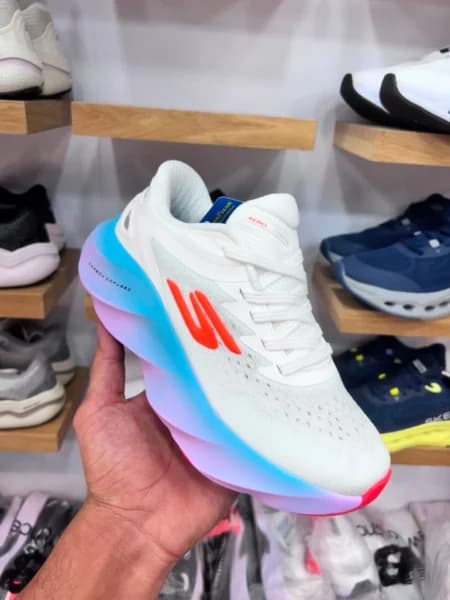 کتونی اسکیچرز هایپربرست کربن مسترکوالیتی سایز 3۶ الی 40 ساخت ویتنام Skechers Hyperburst Carbon — تصویر ۴