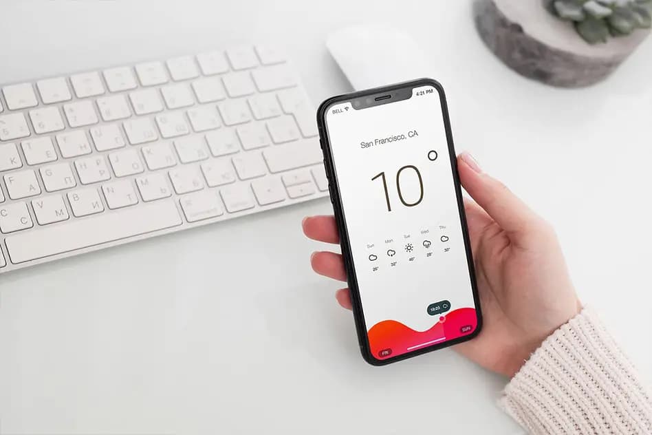 14 موکاپ آیفون ایکس در دست به صورت لایه باز برای فتوشاپ + فیلم آموزشی — تصویر ۸