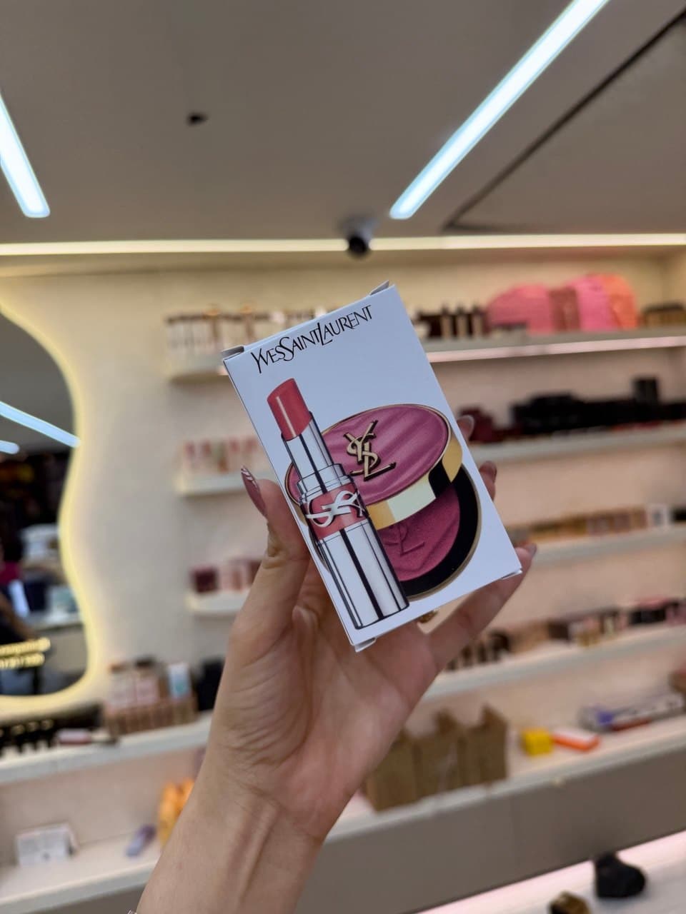 پک رژگونه و بالم لب ایوسن لورن YSL