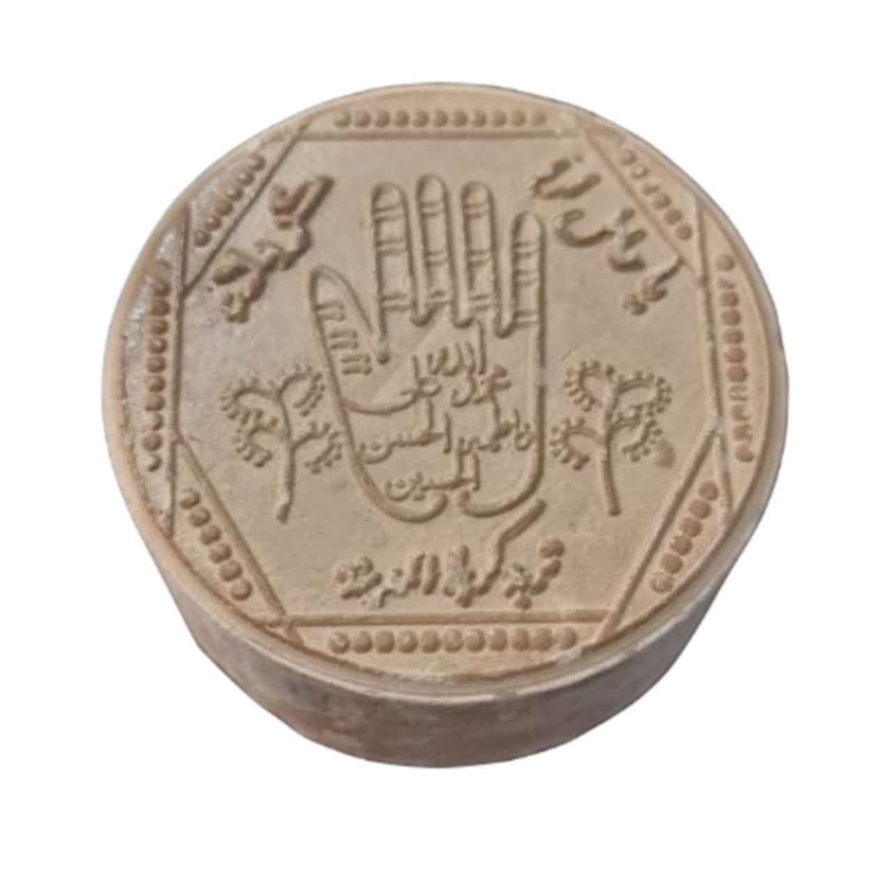مهر تربت کربلا دایره طرح کف العباس قطر 6.5 ارتفاع 3 بسته یک عددی کد 101239