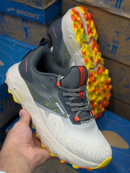 کتونی مسترکوالیتی بروکس کاسکادیا 17 سایز ۴۰ الی ۴۵ ساخت ویتنام Brooks Cascadia 18