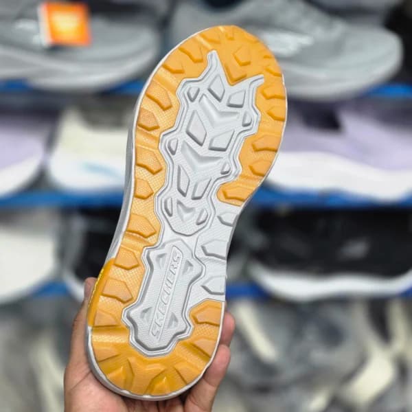 کتونی مسترکوالیتی اسکیچرز بدون بند Skechers Slip Ins سایز۴۰ الی ۴۵ ساخت ویتنام — تصویر ۳