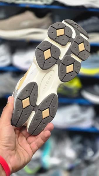 کتونی مسترکوالیتی نیوبالانس ۹۰۶۰ ساخت ویتنام سایز 44 الی 45 Newbalance 9060 — تصویر ۳