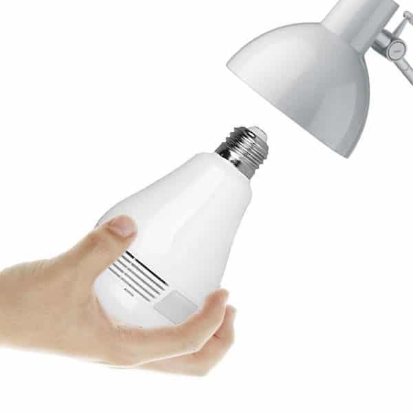 دوربین 360 درجه وایفای لامپی V380Pro