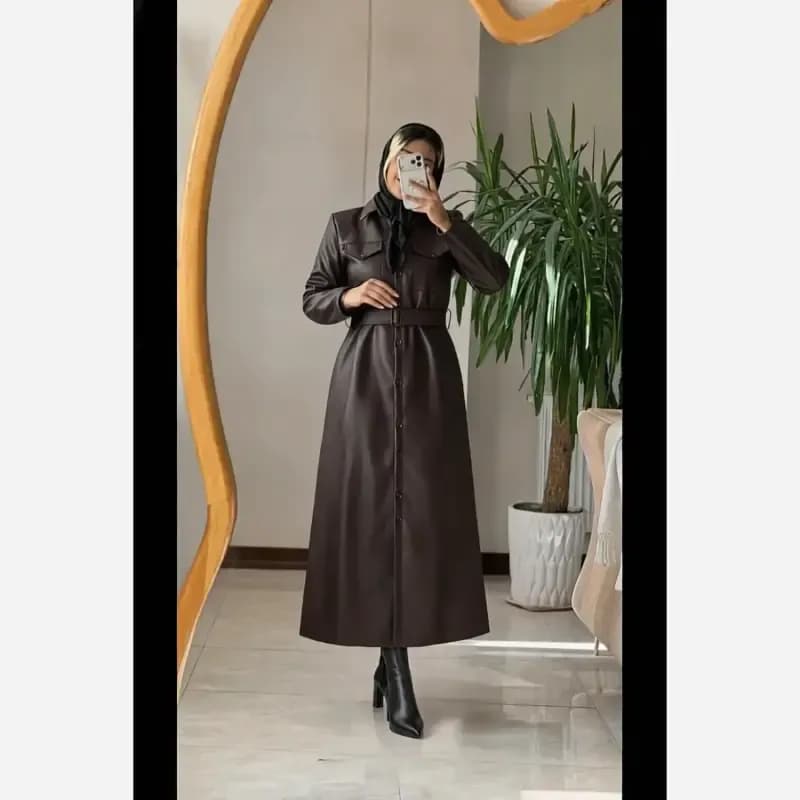 پالتو چرم زنانه بلند مدل اتوسا رنگ قهوه ای و مشکی سایز 36 تا 46 — تصویر ۳