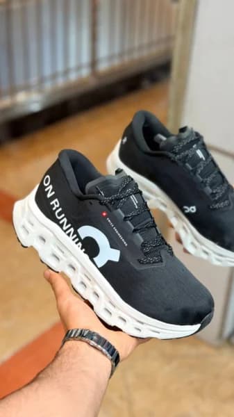 کتونی کیوسی آن رانینگ کلود مانستر 3 مسترکوالیتی سایز 40 الی 45 ساخت ویتنام On Running Cloudmonster 3