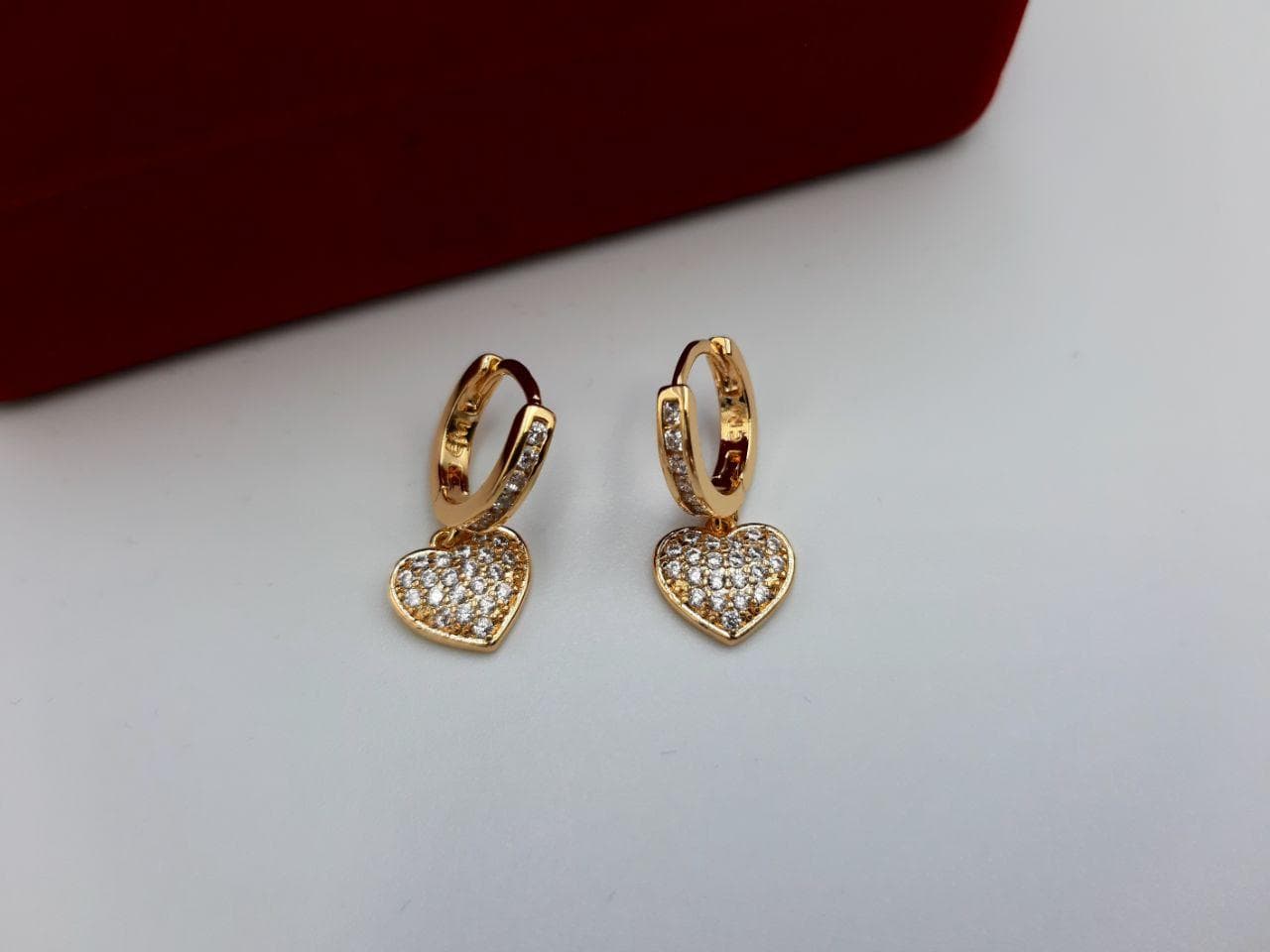گوشواره آویزی قلب نگین کاری