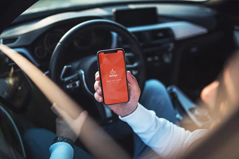15 موکاپ آیفون ایکس در اتومبیل iPhone X in Car Mockup — تصویر ۸