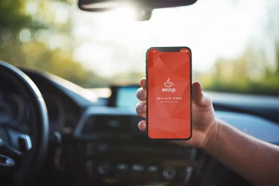 15 موکاپ آیفون ایکس در اتومبیل iPhone X in Car Mockup — تصویر ۳