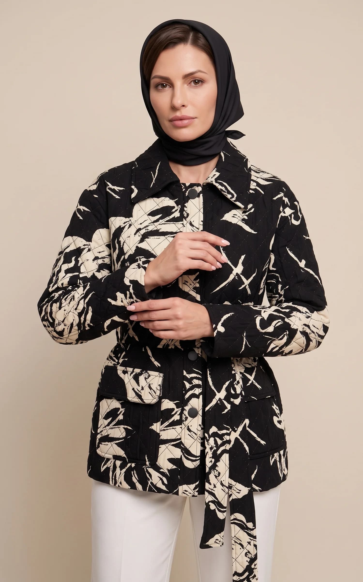 کاپشن زنانه مشکی طرحدار گلدار یقه برگردان کمربنددار آستین بلند nevado کد 405113282066 — تصویر ۲