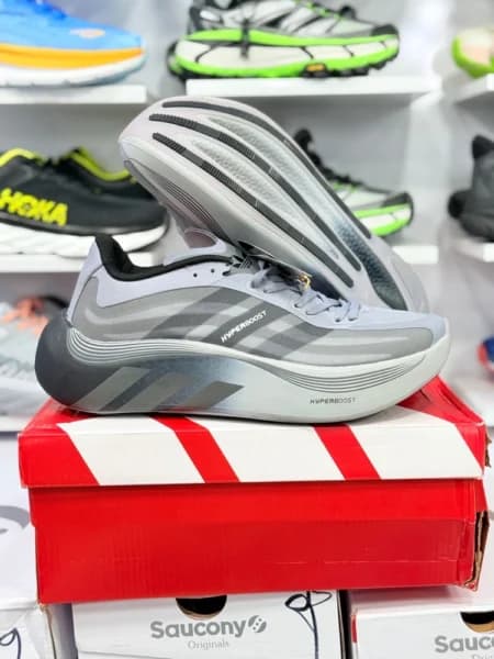 کتونی آدیداس هایپربوست مسترکوالیتی سایزبندی 40 تا 45 Adidas Hyperboost