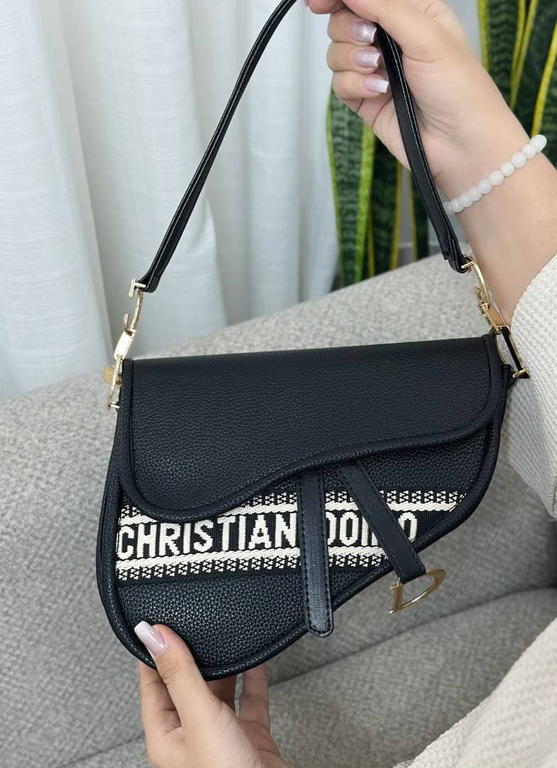 کیف پاسپورتی زنانه دیور (Dior) مشکی