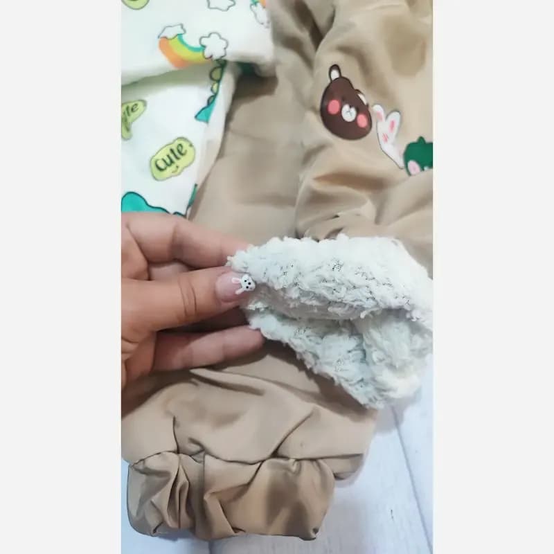 سوییشرت شلوار داخل خز ببعی طرح داینو دخترانه و پسرانه — تصویر ۵