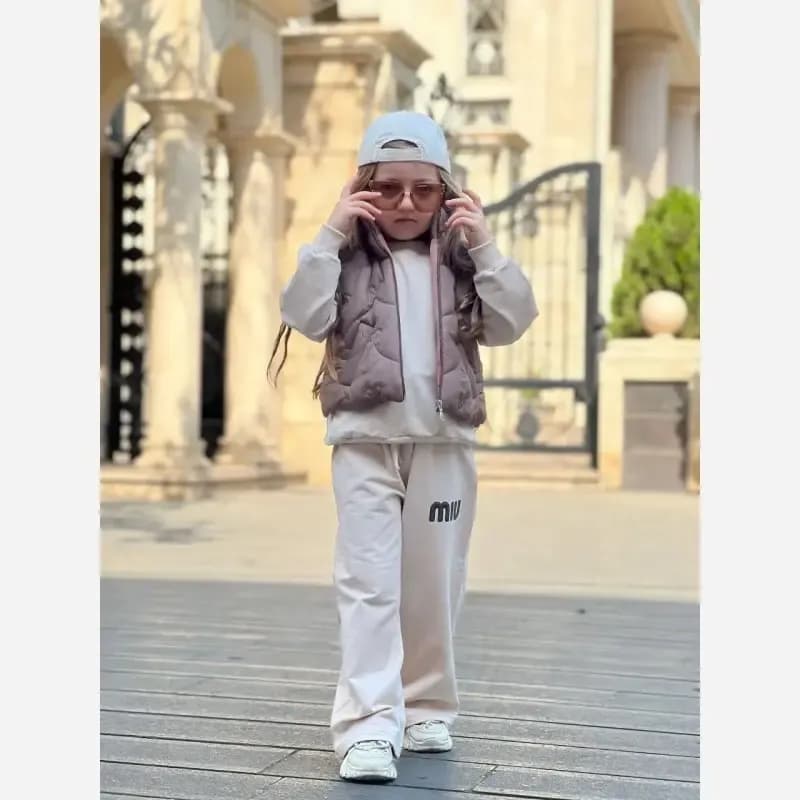 ست بلوز شلوار و پافر دخترانه دورس پنبه سایز 5 تا 8 سال — تصویر ۵