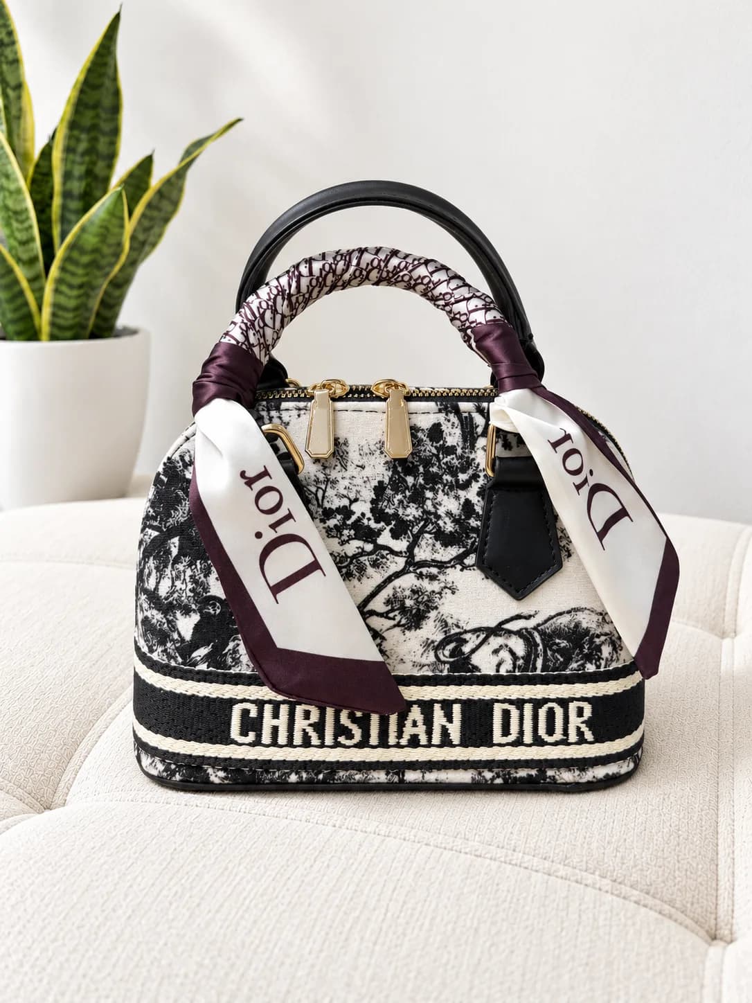 کیف دستی زنانه دیور Christian Dior مشکی سفید طرح‌دار