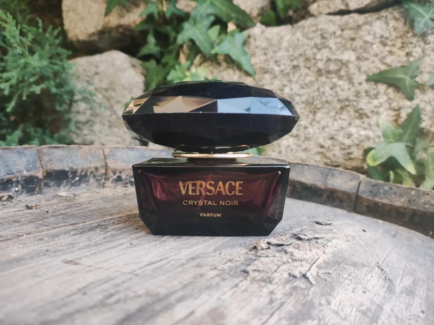 عطر ادکلن ورساچه کریستال نویر پارفوم اصل | Versace Crystal Noir Parfum — تصویر ۶