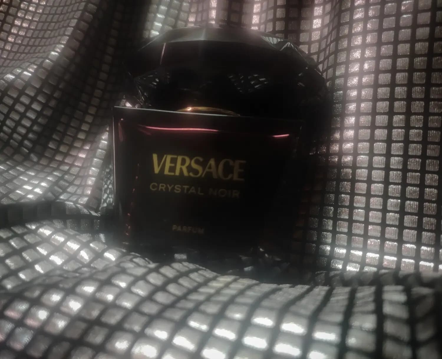 عطر ادکلن ورساچه کریستال نویر پارفوم اصل | Versace Crystal Noir Parfum — تصویر ۴