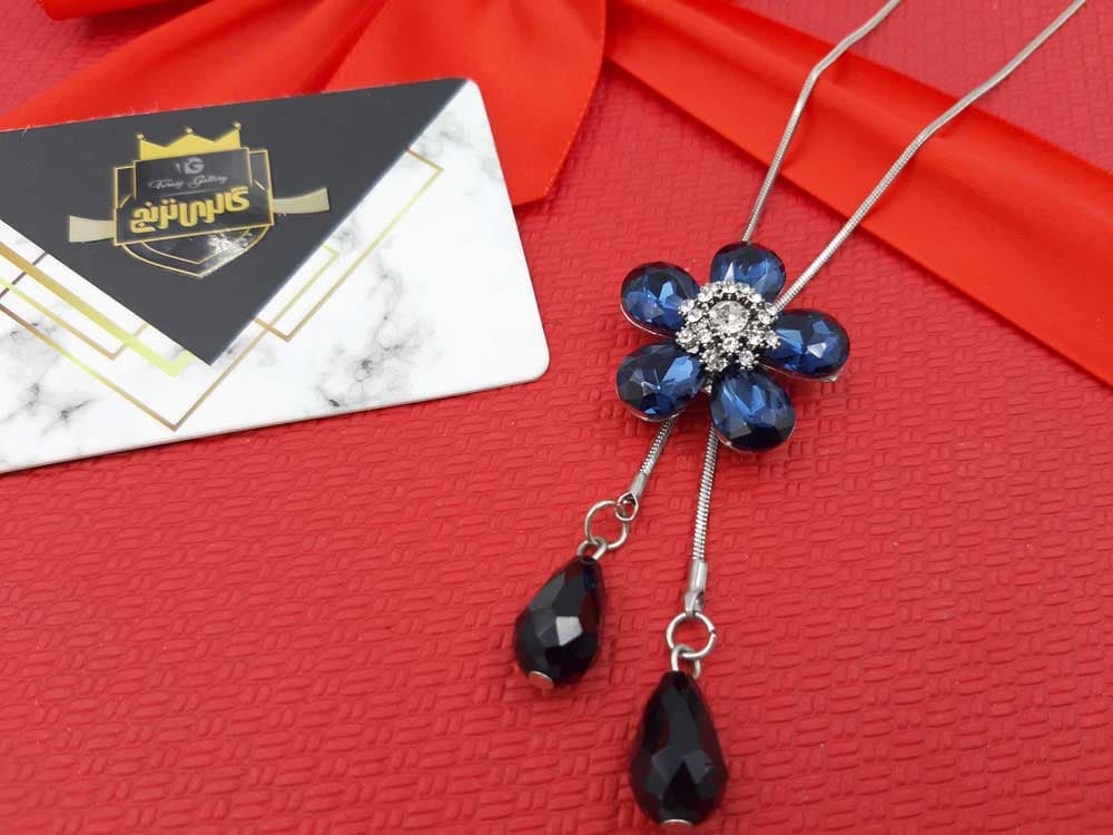 رولباسی طرح گل آبی آویز داری رنگ ثابت
