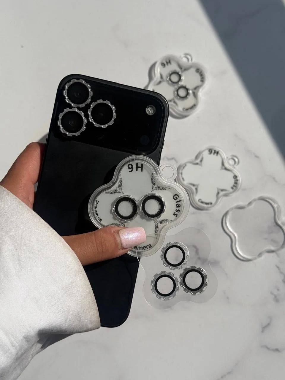محافظ لنز طرح چرخ دنده با شابلون نصب (کدa0351) مناسب برای iPhone 16Promax/16Pro — تصویر ۳