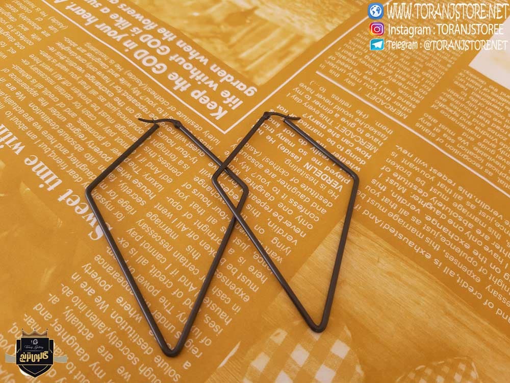 گوشواره هندسی طرح لوزی مشکی رنگ ثابت