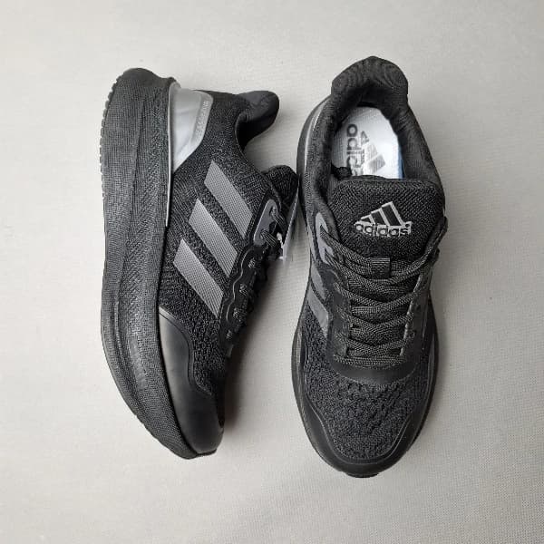کتونی رانینگ ادیداس اولترابوست تمام مشکی مردانه(adidas ultraboost) — تصویر ۳