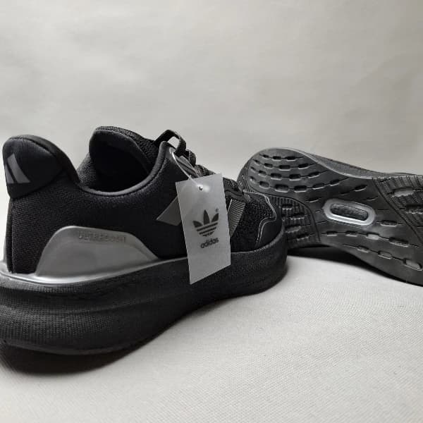 کتونی رانینگ ادیداس اولترابوست تمام مشکی مردانه(adidas ultraboost) — تصویر ۴