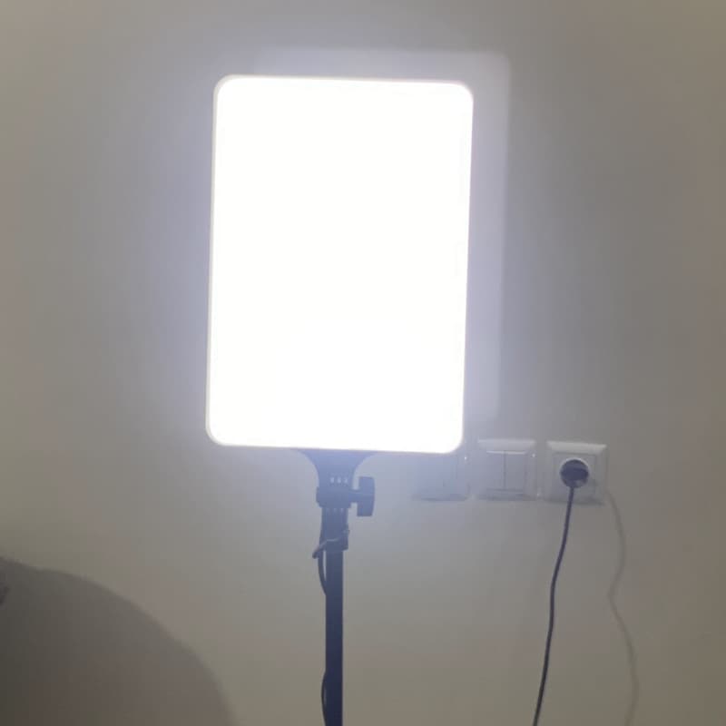 نور ثابت ال ای دی مدل RL16 به همراه کنترل — تصویر ۲