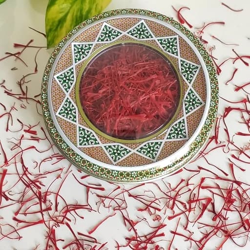 زعفران نگین اتویی نیم مثقالی داهمان با نشان کیفیت — تصویر ۴