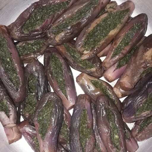 ترشی بادمجان شکم پر با سبزیهای معطر شمال — تصویر ۲