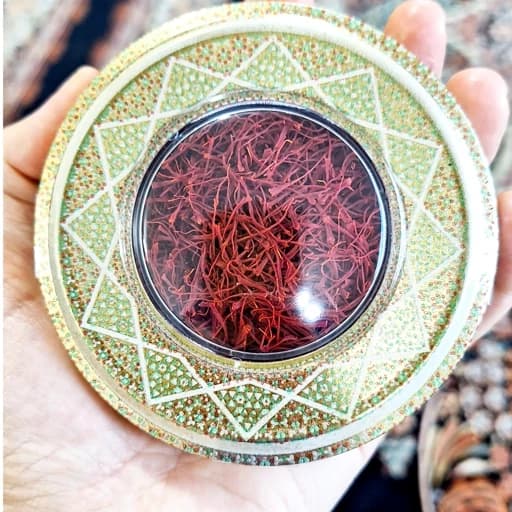 زعفران نگین سنتی یک مثقالی داخل خاتم