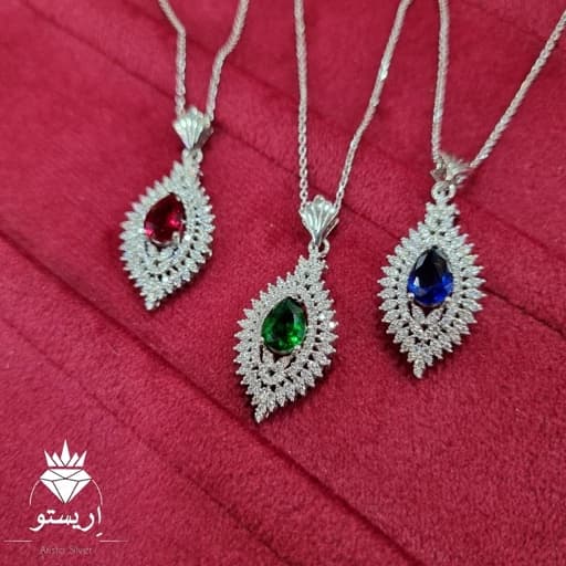 گردنبند نقره زنانه جواهری نگین (سبز.آبی.قرمز و قهوه ای) بسیار شیک به همراه زنجیر دیپلمات با عیار 925 و آبکاری طلاسفید — تصویر ۲