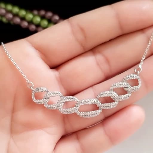 گردنبند نقره زنانه عیار925باروکش طلاسفیددارای رگلاژ برای تنظیم سایز طرح خاص کارتیر