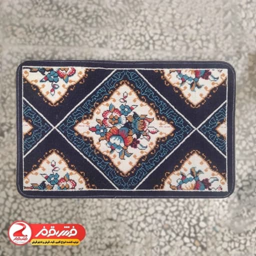 گلیم فرش پادری ماشینی کاشان طرح گل آرا سرمه ای سایز 50در80 — تصویر ۲
