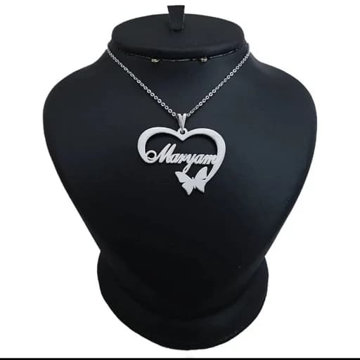 گردنبند نقره طرح قلب و پروانه اسم مریم همراه با زنجیر نقره — تصویر ۲