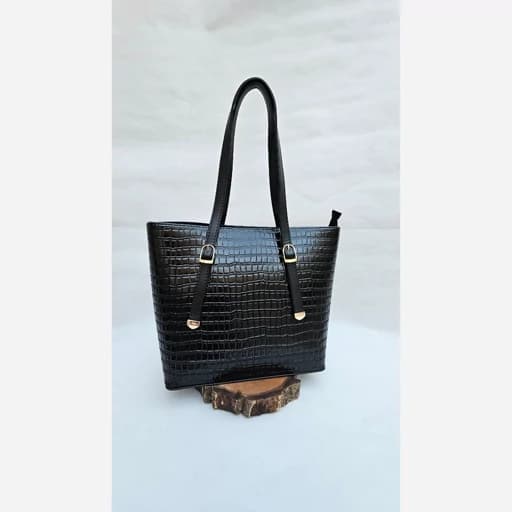 کیف دستی زنانه چرم بیاله مدل دانشجویی