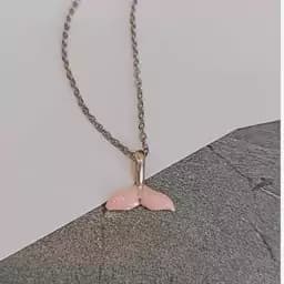 گردنبند نقره دم وال میناکاری صورتی با زنجیر استیل — تصویر ۳