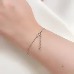دستبند نقره زنانه پروانه باعیار 925 استاندارد و آبکاری طلا سفید — تصویر ۳