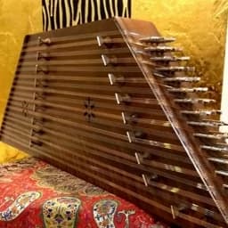 سنتور فرد مدل فربد 4 مهر با ضمانت چوب خشک گردو — تصویر ۳