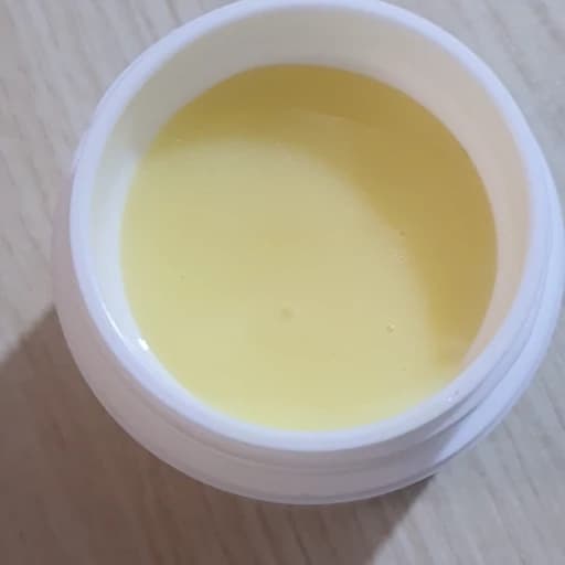 ژل رویال ایرانی (100گرمی)ارسال در مرند و تبریز با پیک مستقیم از زنبوردار