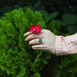 انگشتر ظریف زنانه نقره عقیق سبز — تصویر ۳