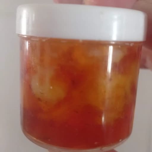 ده گرم ژل رویال و بیست گرم عسل