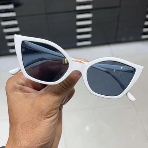 عینک آفتابی زنانه گربه ای مارک چنل یووی 400 (رنگ سفید) — تصویر ۲
