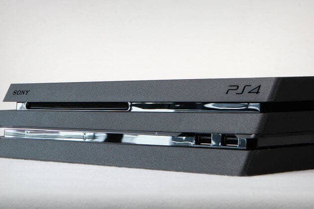خرید ps4 pro 7216 همراه با دو دسته با بازی | قیمت پلی استیشن4 پرو دو دسته با بازی ریفر — تصویر ۳