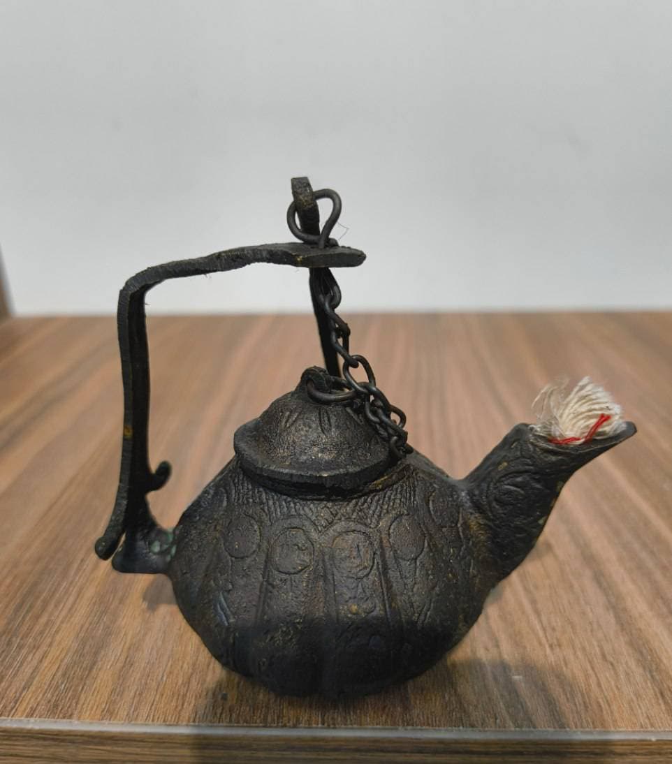 چراغ نفتی مدل قوری معروف به پی سوز برنجی