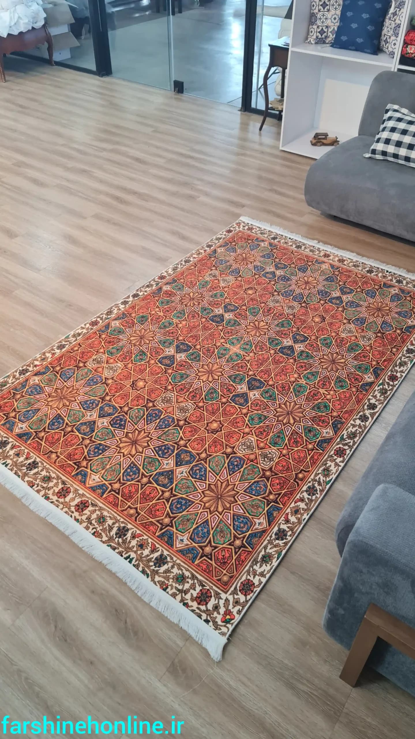 فرشینه سنتی طرح گره چینی — تصویر ۷