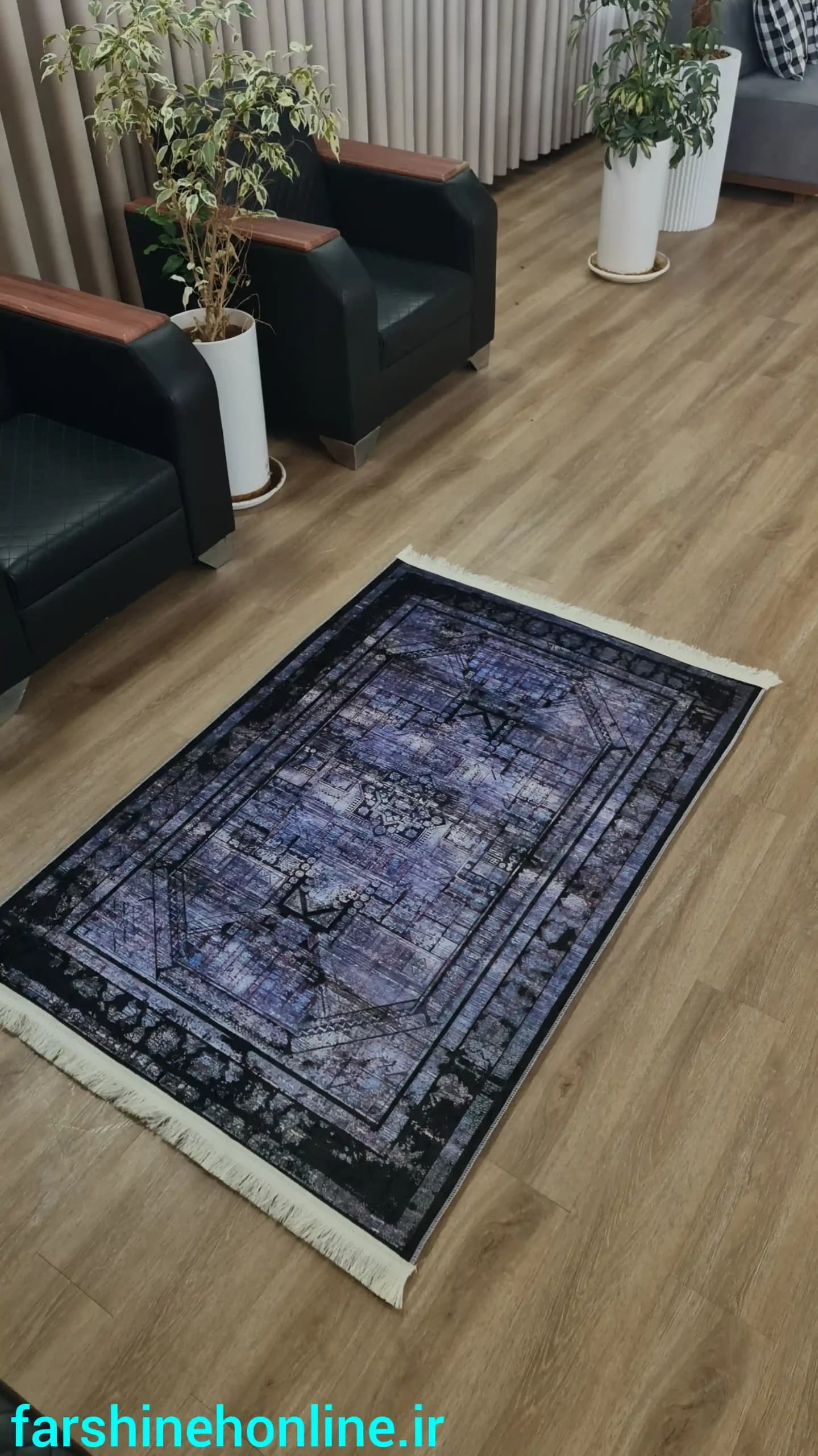 فرشینه چاپی طرح آبستره و هندسی بنفش آبی — تصویر ۴