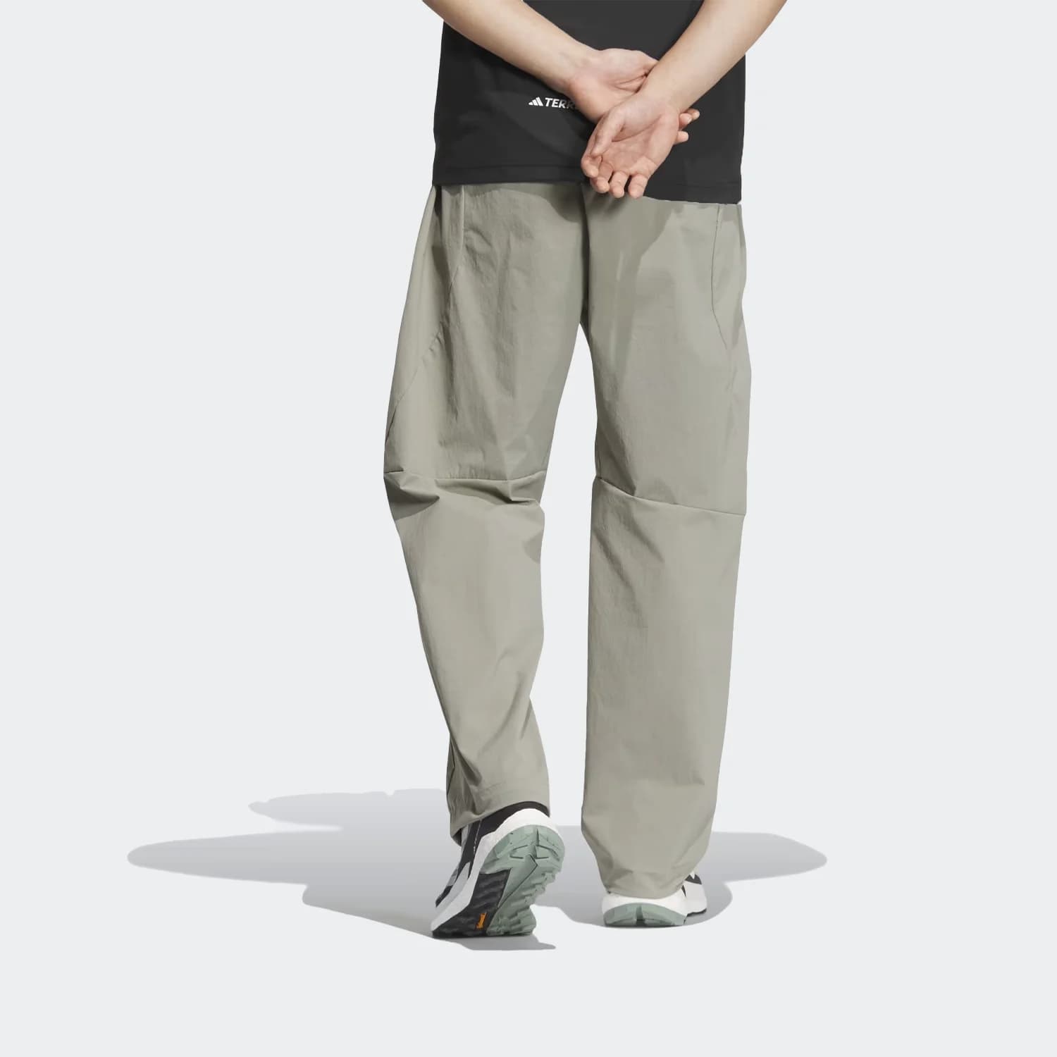 شلوار مردانه آدیداس مدل National Geographic Pants — تصویر ۴