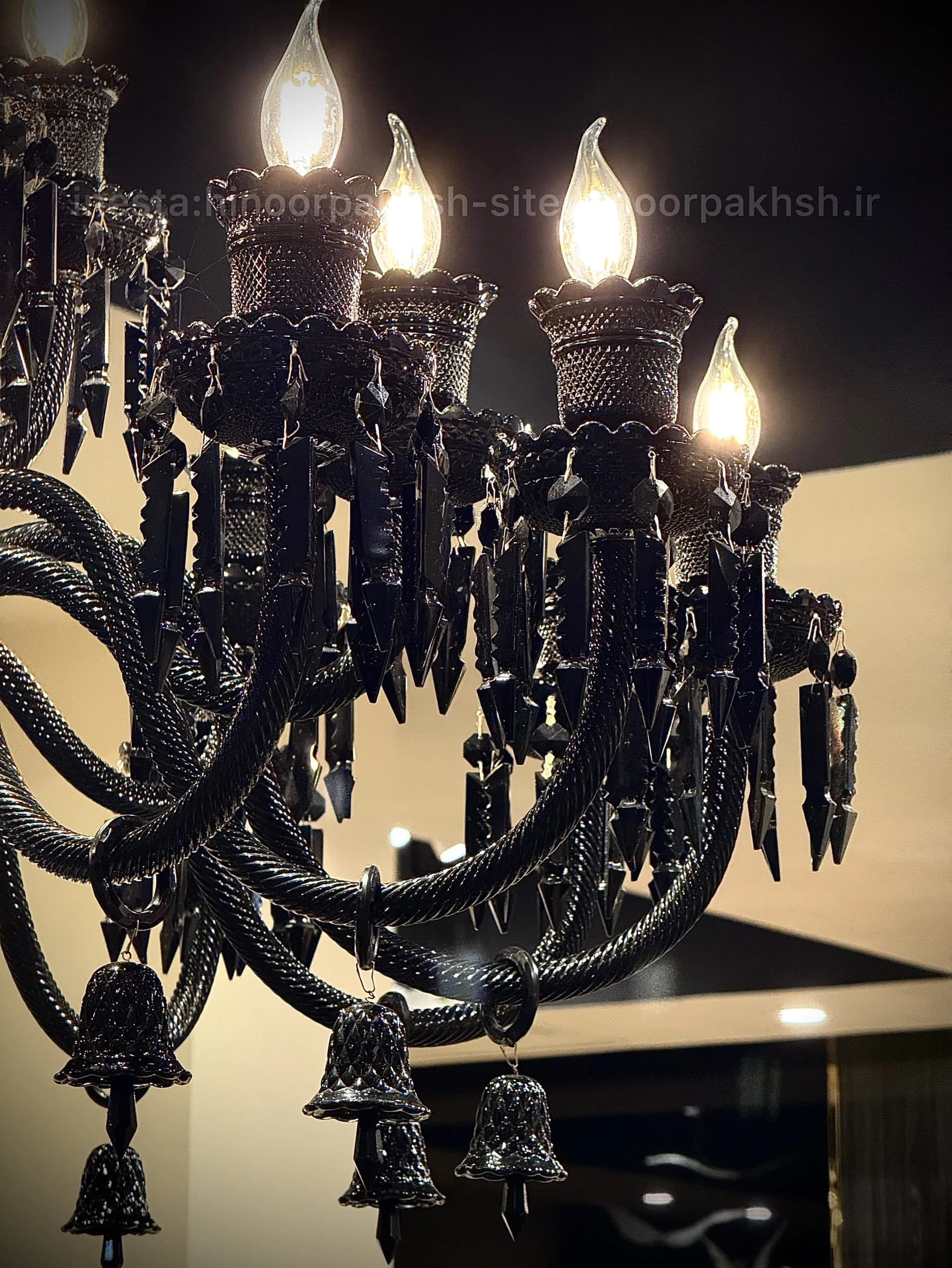 لوستر باکارات کریستالی کلاسیک طرح فرانسه در انواع رنگبندی(مشکی-سفید-عسلی-شامپاینی…) — تصویر ۲